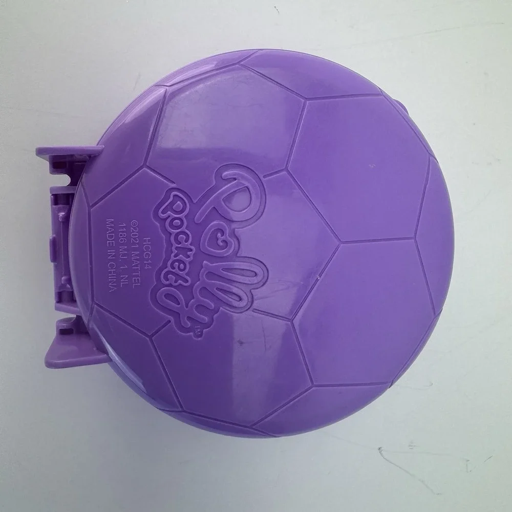 Mattel POLLY POCKET Pocket World Outdoor‎ Sports Purple Soccer Ball Case Figure